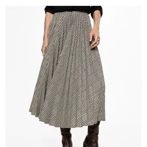Mango Women’s Checked Pleated Skirt Size 4 NWT